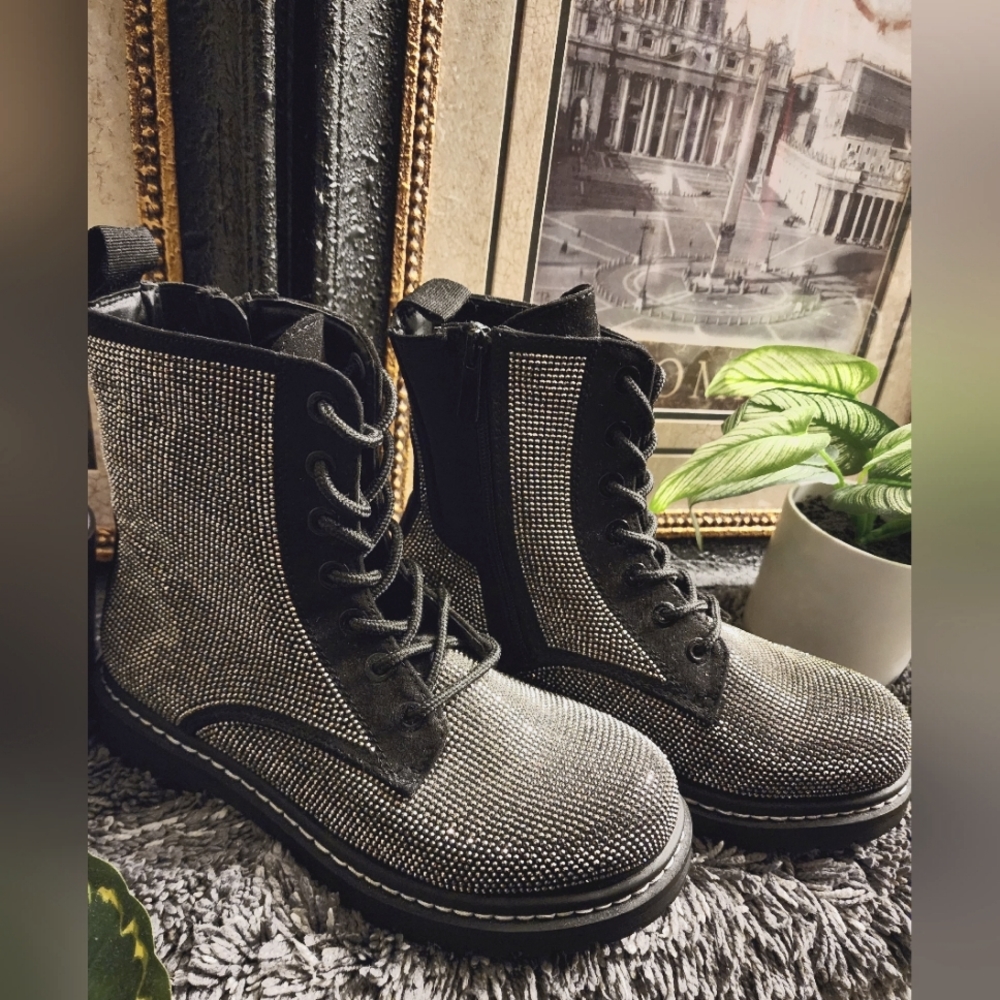 Black shimmer Sequined boots 7W Torrid brand